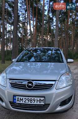 Минивэн Opel Zafira 2008 в 