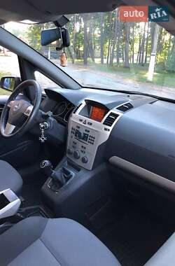 Минивэн Opel Zafira 2008 в 