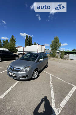 Минивэн Opel Zafira 2010 в Житомире