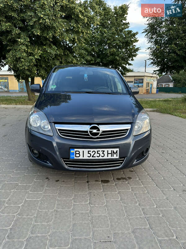 Минивэн Opel Zafira 2010 в Миргороде