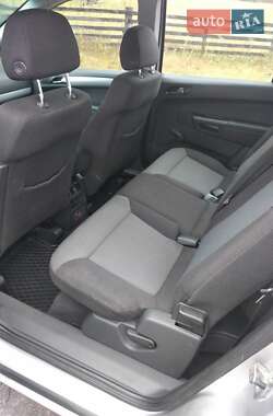 Минивэн Opel Zafira 2005 в 