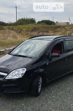 Минивэн Opel Zafira 2005 в Иршанске