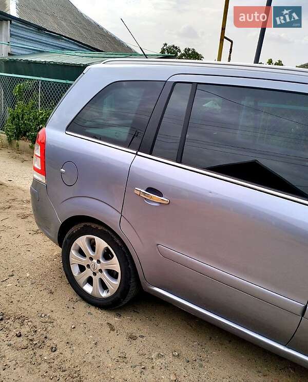 Мінівен Opel Zafira 2010 в Одесі