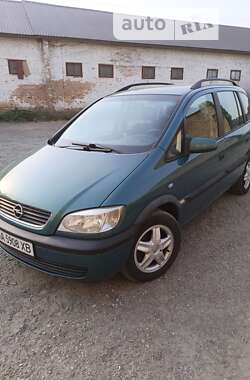 Минивэн Opel Zafira 2001 в Смеле