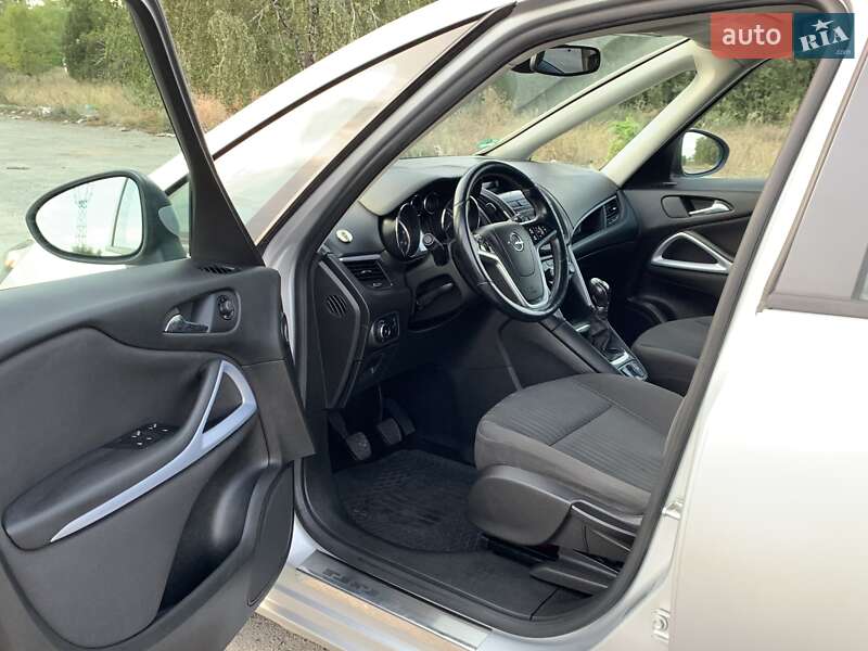 Минивэн Opel Zafira 2014 в Днепре