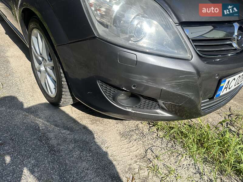 Мінівен Opel Zafira 2010 в Володимирі