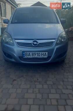 Минивэн Opel Zafira 2011 в Знаменке