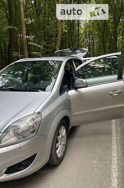 Мінівен Opel Zafira 2010 в Луцьку