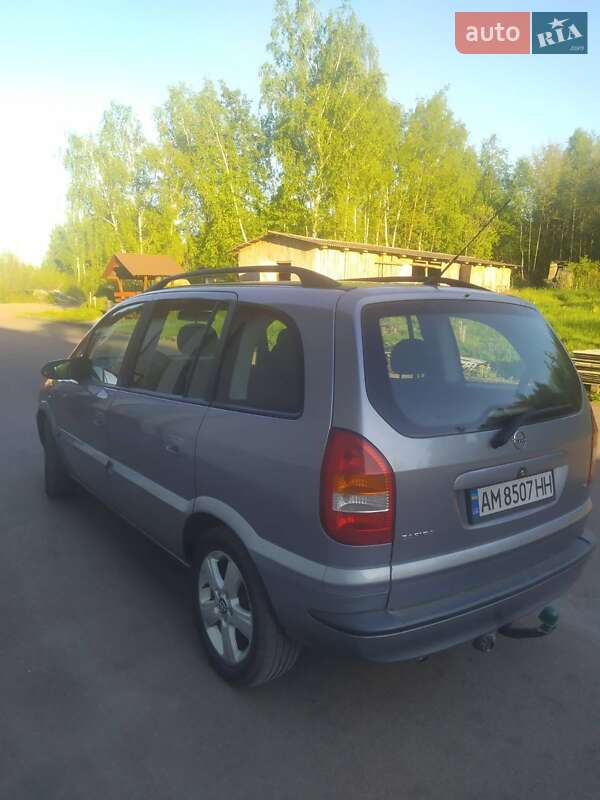 Минивэн Opel Zafira 2004 в Овруче