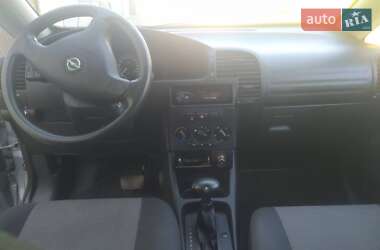 Минивэн Opel Zafira 2004 в Овруче