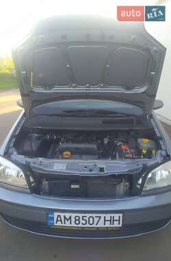 Минивэн Opel Zafira 2004 в Овруче