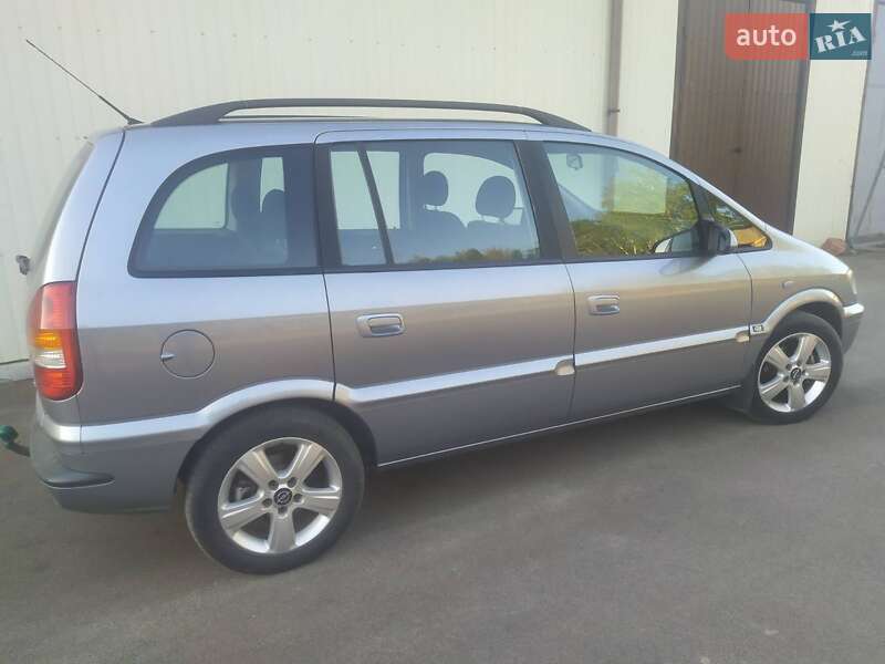 Минивэн Opel Zafira 2004 в Овруче