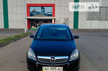 Минивэн Opel Zafira 2008 в Зняцево