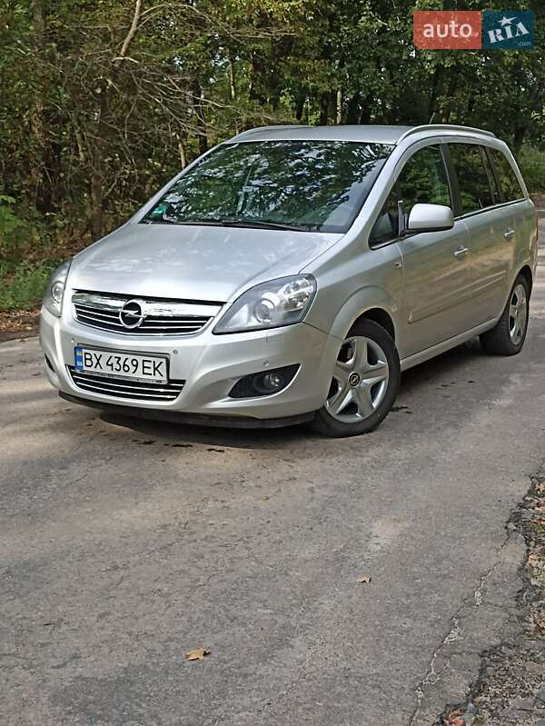 Минивэн Opel Zafira 2011 в Житомире