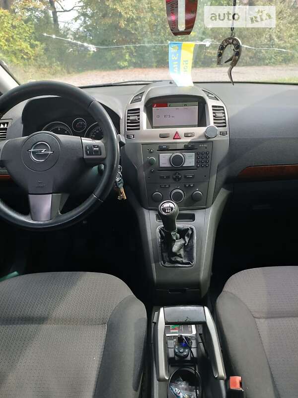 Мінівен Opel Zafira 2005 в Миколаєві