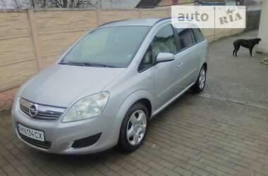 Минивэн Opel Zafira 2008 в Житомире