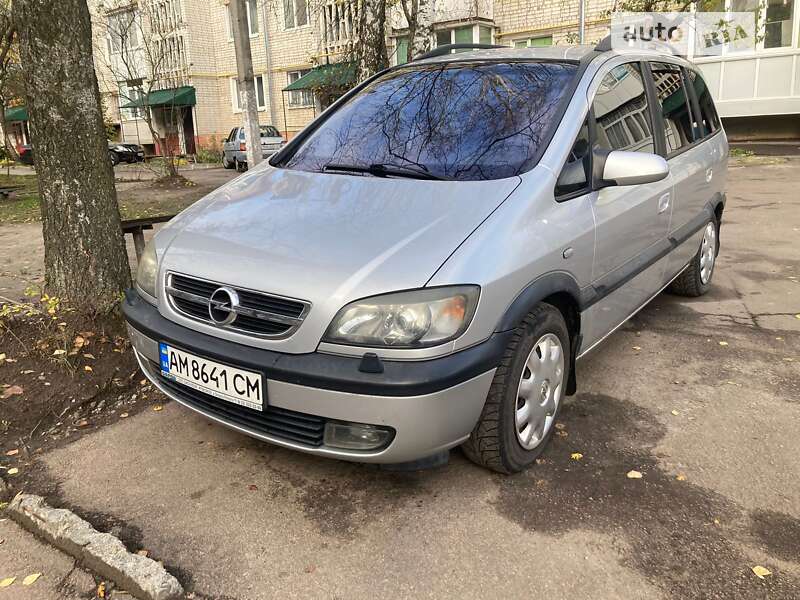 Минивэн Opel Zafira 2003 в Киеве