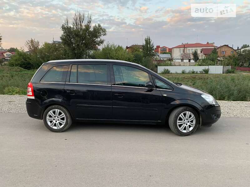 Минивэн Opel Zafira 2009 в Теребовле