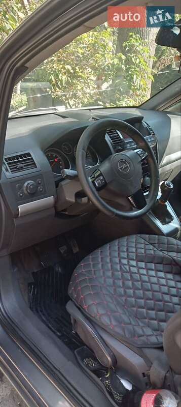 Opel Zafira 2010
