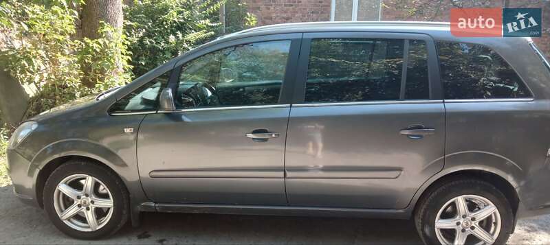 Минивэн Opel Zafira 2010 в Львове