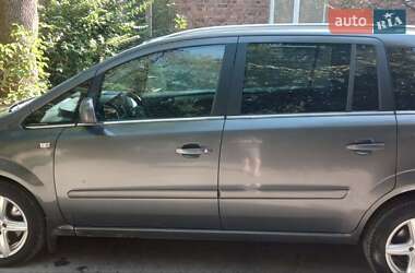 Минивэн Opel Zafira 2010 в 