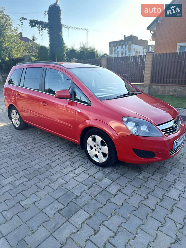Мінівен Opel Zafira 2010 в Луцьку