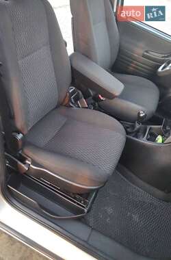Минивэн Opel Zafira 2004 в 