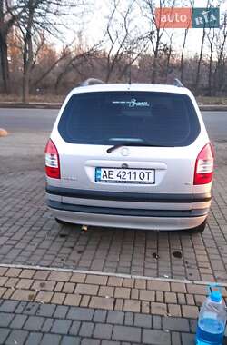 Минивэн Opel Zafira 2004 в 