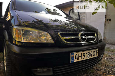 Минивэн Opel Zafira 2003 в Славянске