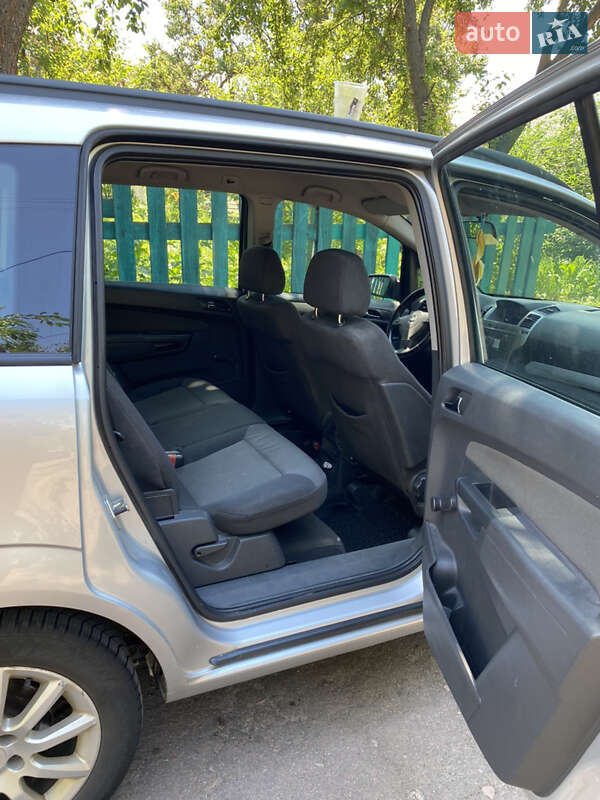 Минивэн Opel Zafira 2007 в Немишаево