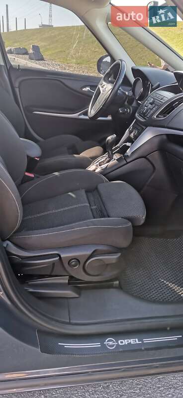 Минивэн Opel Zafira 2012 в Днепре