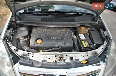 Минивэн Opel Zafira 2008 в 