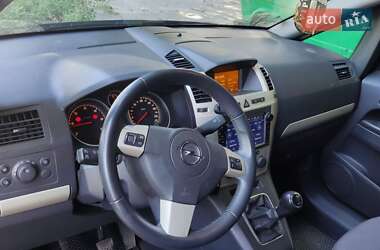 Минивэн Opel Zafira 2008 в 