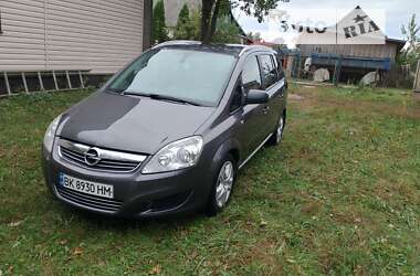 Минивэн Opel Zafira 2010 в Рокитном