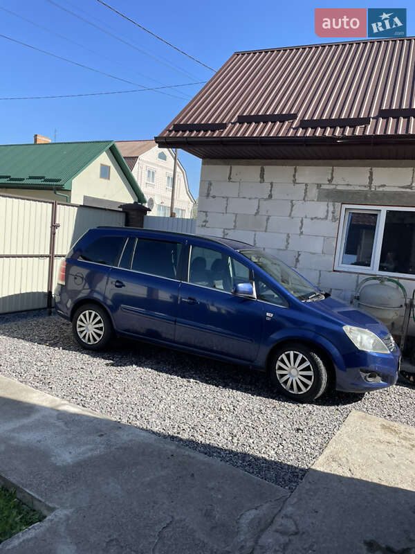 Мінівен Opel Zafira 2010 в Хмільнику
