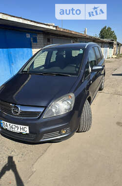 Минивэн Opel Zafira 2007 в Долинской