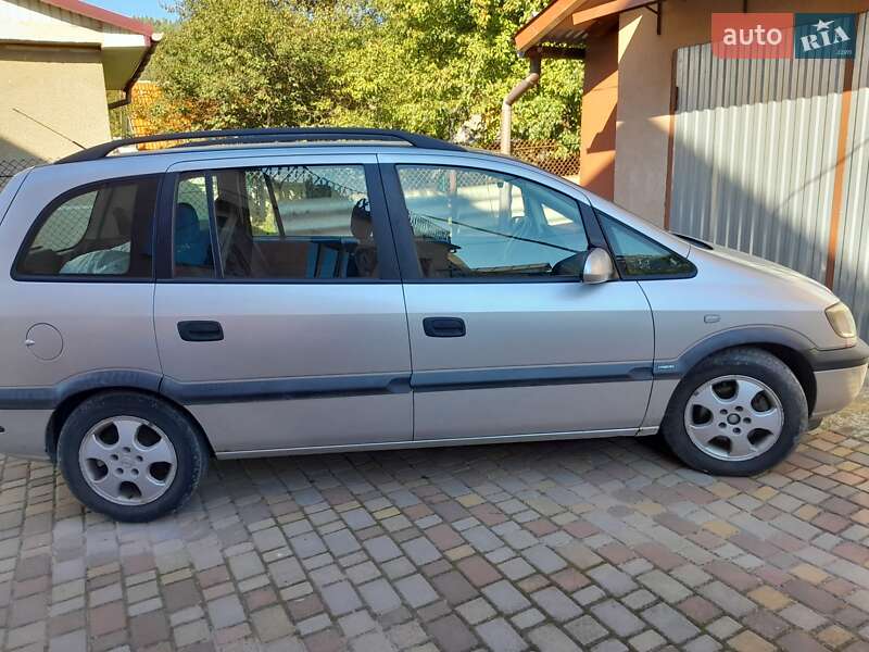 Минивэн Opel Zafira 2002 в Бережанах