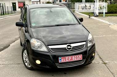 Минивэн Opel Zafira 2012 в Вараше