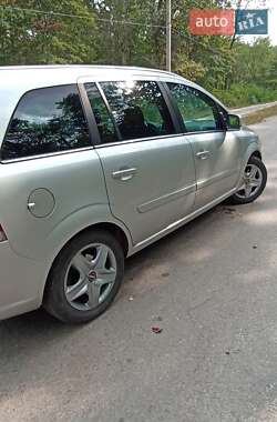 Минивэн Opel Zafira 2011 в Житомире