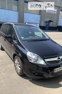 Минивэн Opel Zafira 2011 в Киеве