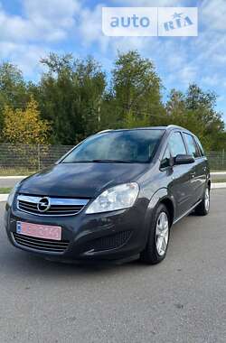 Минивэн Opel Zafira 2009 в Запорожье