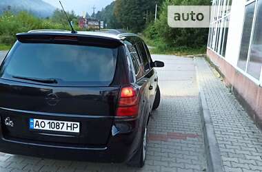 Минивэн Opel Zafira 2007 в Рахове