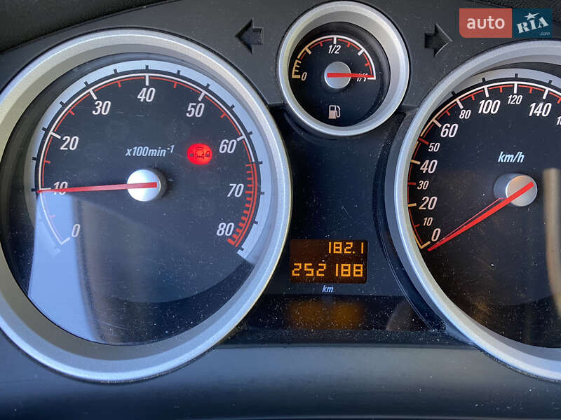 Минивэн Opel Zafira 2006 в Тернополе