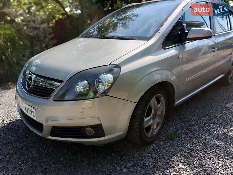 Минивэн Opel Zafira 2006 в Мукачево