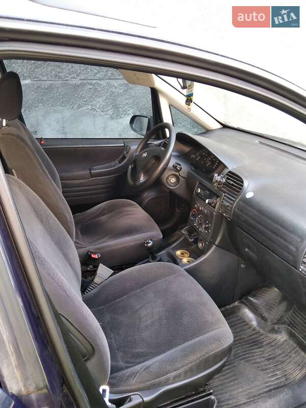 Мінівен Opel Zafira 2000 в Шептицькому