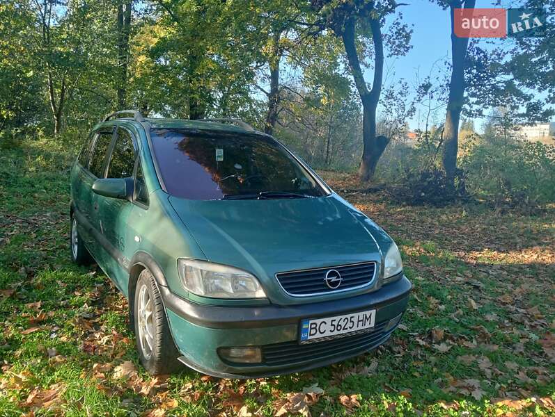 Минивэн Opel Zafira 2001 в Бобрке