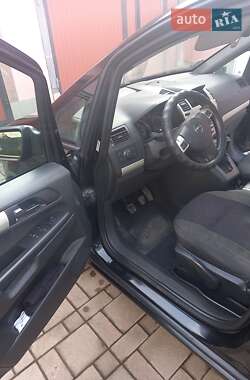 Минивэн Opel Zafira 2008 в 