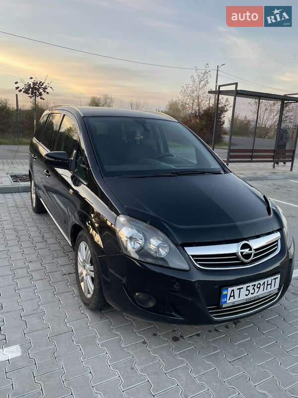 Минивэн Opel Zafira 2013 в Коломые