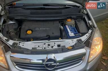 Минивэн Opel Zafira 2008 в 