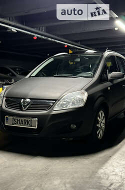 Минивэн Opel Zafira 2008 в Киеве